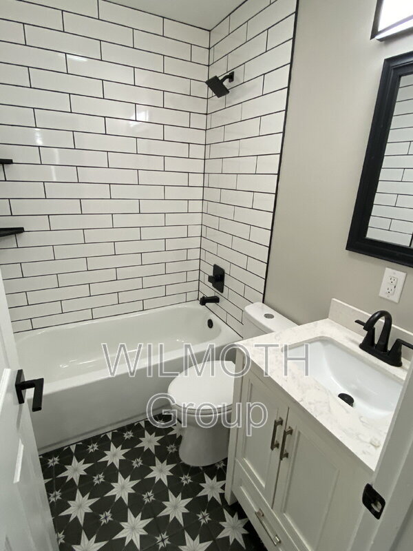Building Photo - 1029 Blaine Ave