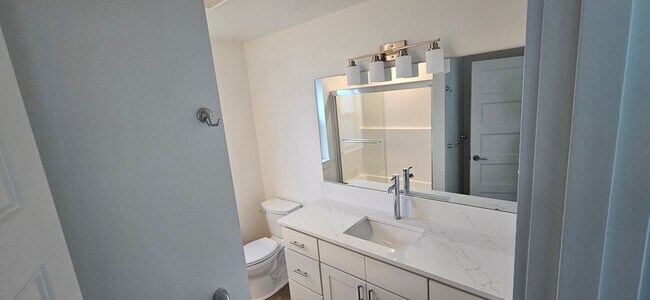 Building Photo - 2 Bedroom, 2 Bathroom Home for Rent in the...