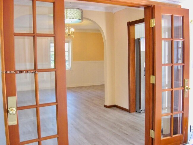 Building Photo - 2140 NE 180th St