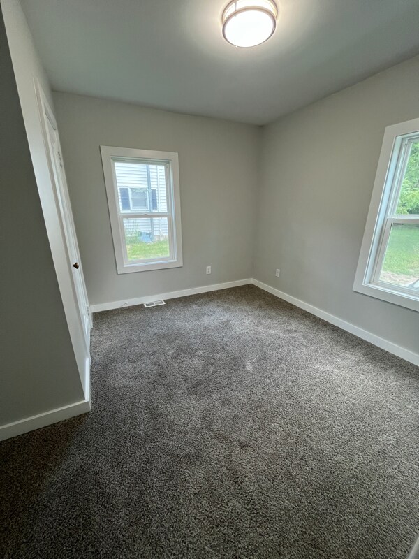 Building Photo - 806 S Clay St