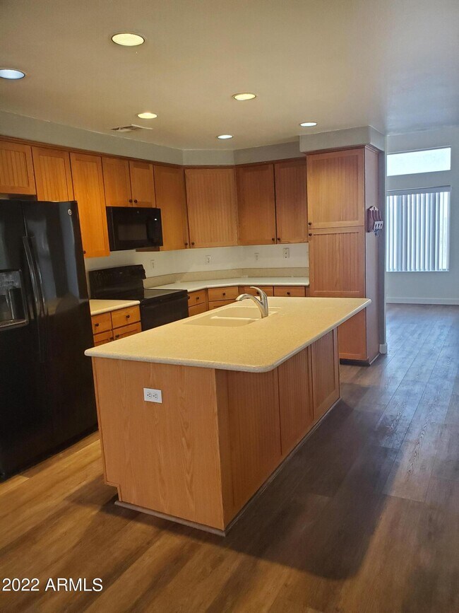 Building Photo - 3522 N Ramada