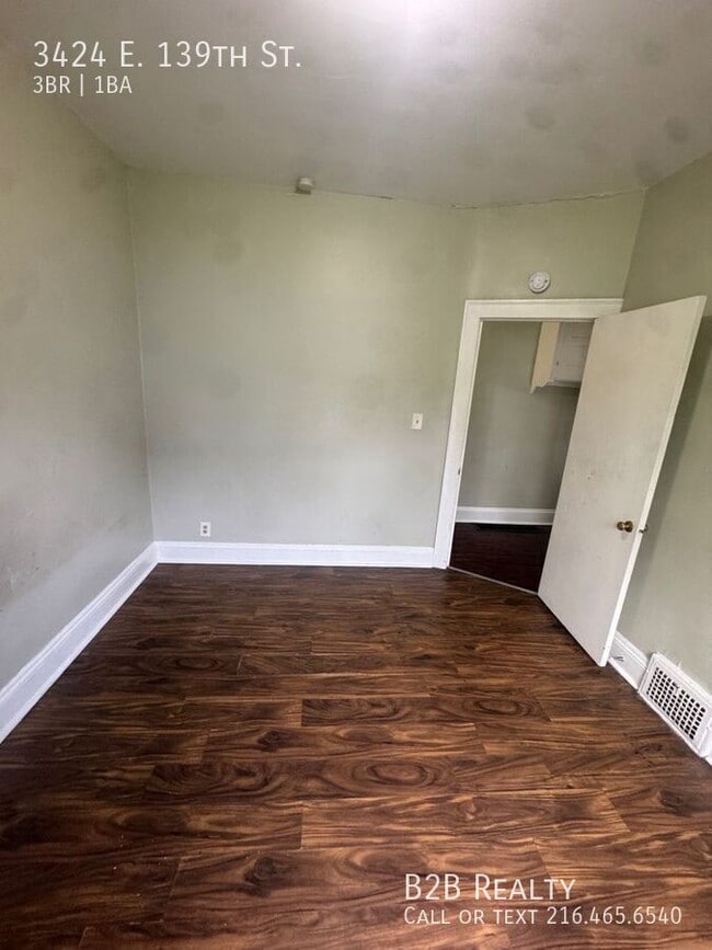 Building Photo - 3424 E 139th St