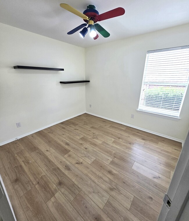 Building Photo - 5705 Seneca Dr