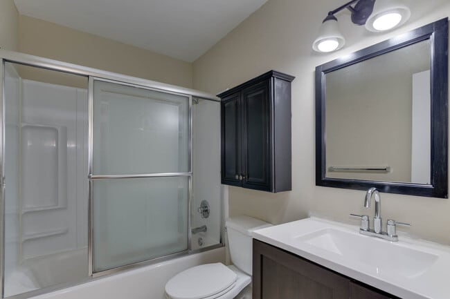 Building Photo - 1701 Meredith Rd