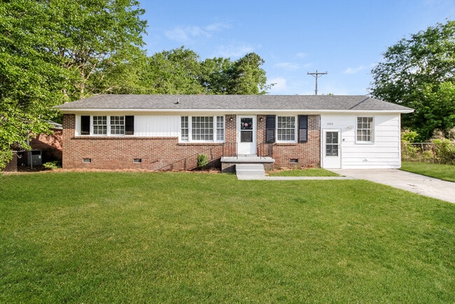 Building Photo - 1513 Omega Dr