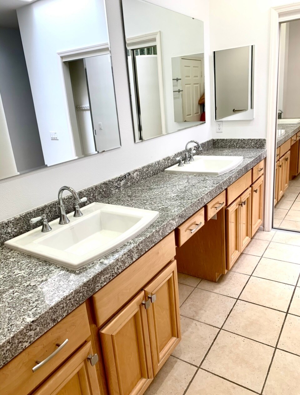 Dbl sinks - 38575 Orangecrest Rd