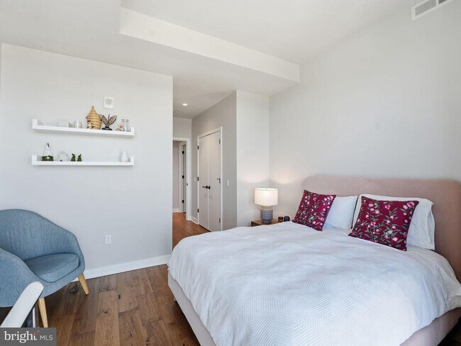 Building Photo - 1781 N Pierce St