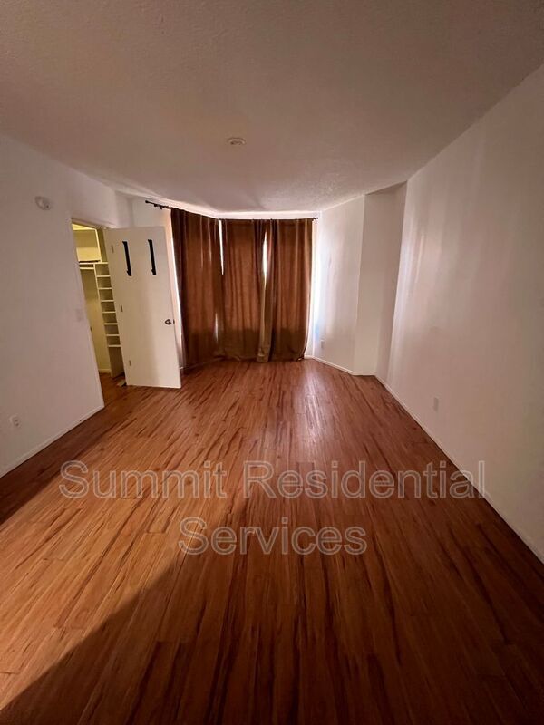 Building Photo - 1700 W Wood Bridge Ct