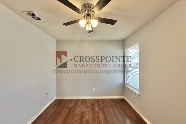 Building Photo - 2 Bedroom 2 Bath Duplex at Mansion Creek in Tyler! 1/2 OFF your first full month’s rent!