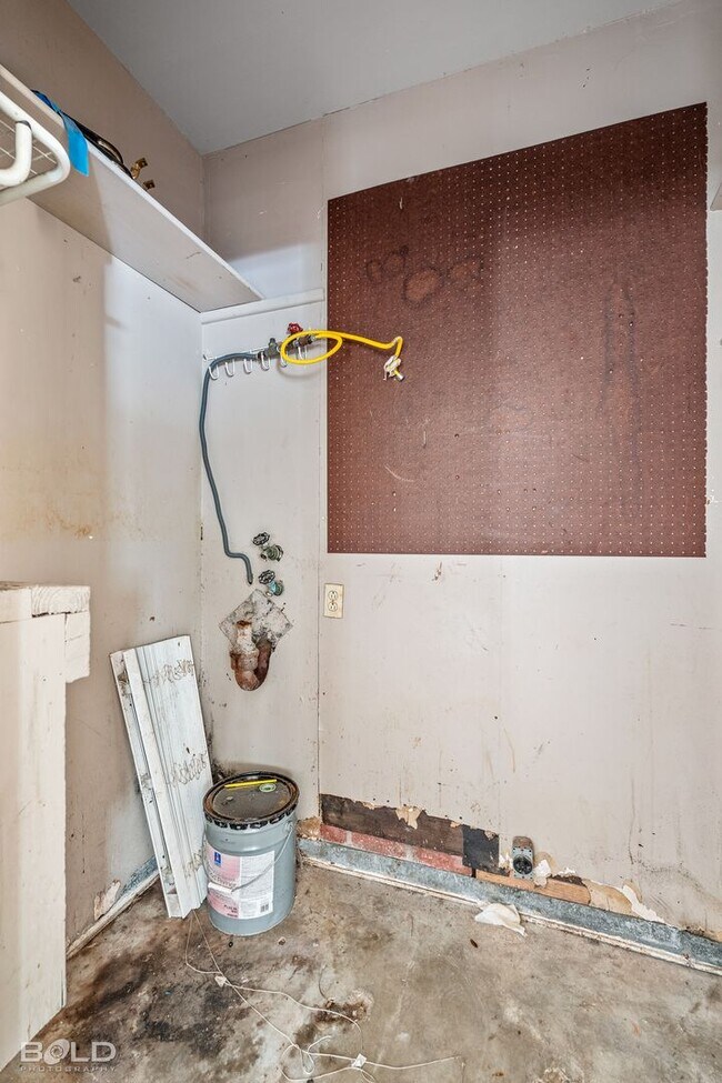 Building Photo - 217 Boulevard Pl