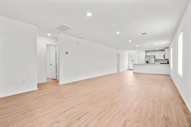 Building Photo - 7507 Birch Harvest Dr