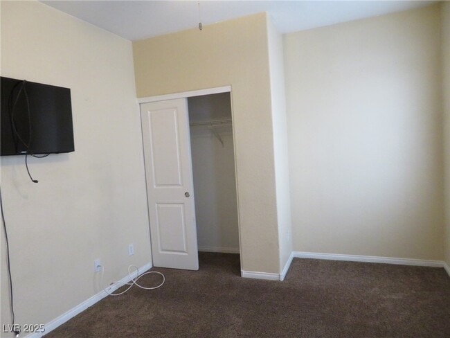 Building Photo - 9342 Autumn View Ave