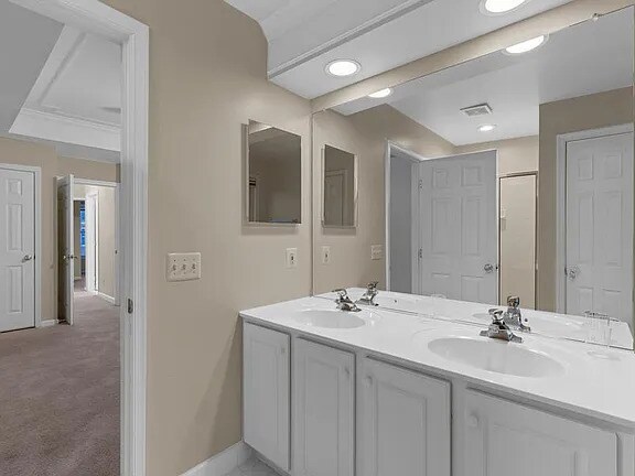 Master Bathroom (Upstairs) - 6215 Split Creek Ln