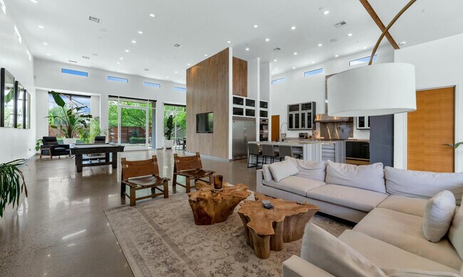 Building Photo - 4912 N 45th St