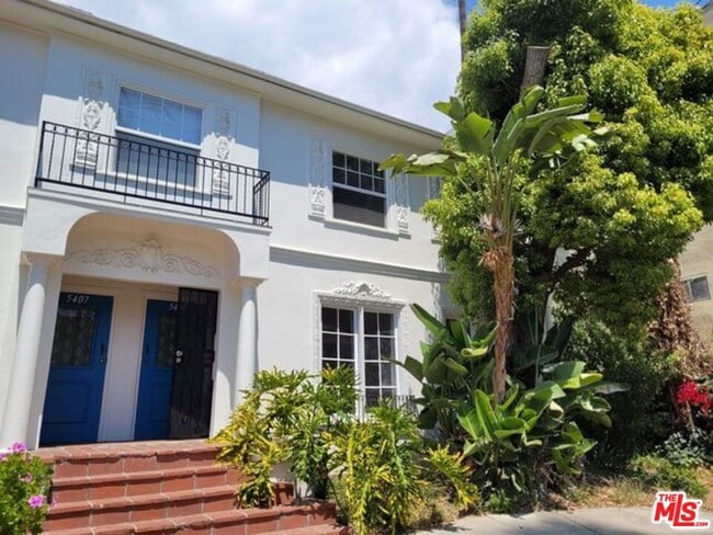 Primary Photo - 5405 Russell Ave