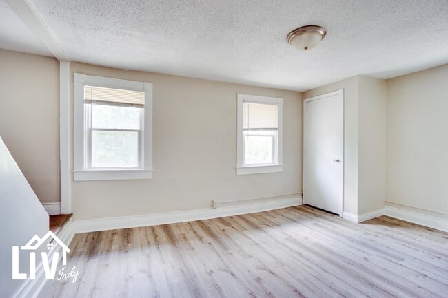 Building Photo - 1037 N Temple Ave