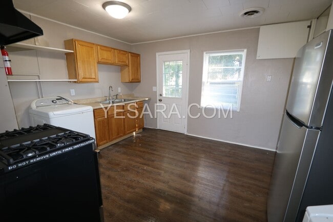 Building Photo - 2911-2911 Market St