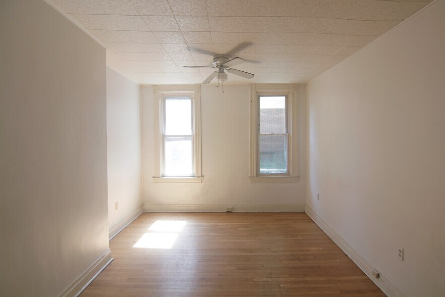 Building Photo - 618 West St