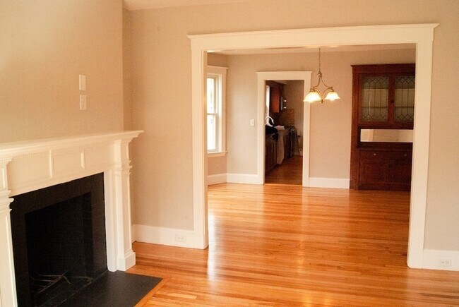 Building Photo - 47 Lyman St