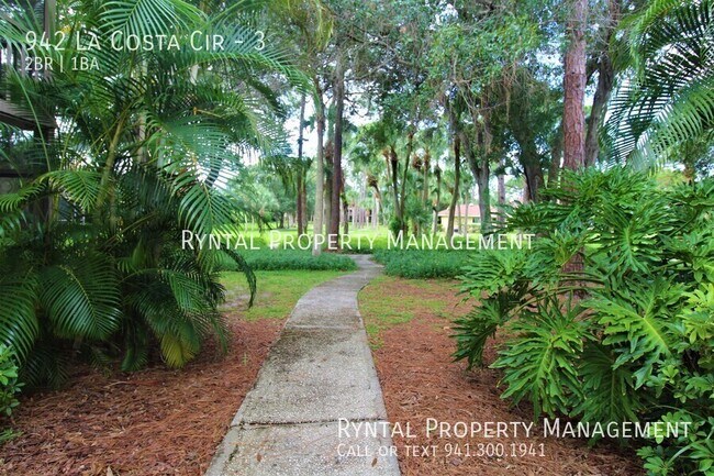 Building Photo - 942 La Costa Cir