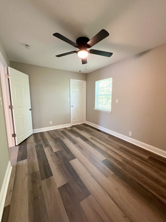 Building Photo - Renovated Home Off Madison Street – Pet Friendly!