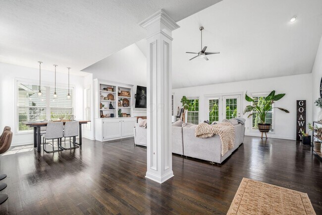 Building Photo - 7179 Fernridge Dr