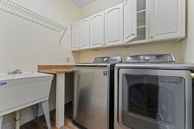 Building Photo - 652 Saddlebrook Dr