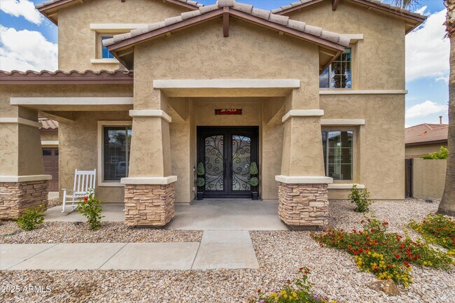 Building Photo - 18330 W Woodrow Ln