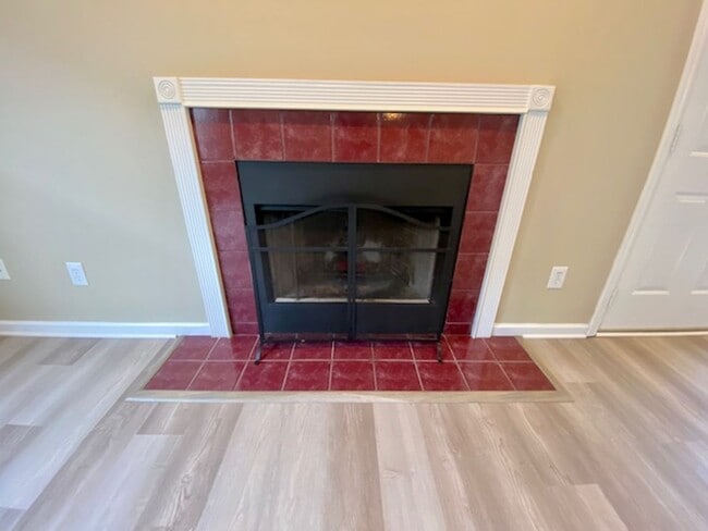 Building Photo - COMING SOON!! Stunning 4 Bedroom 2.5 Bathr...