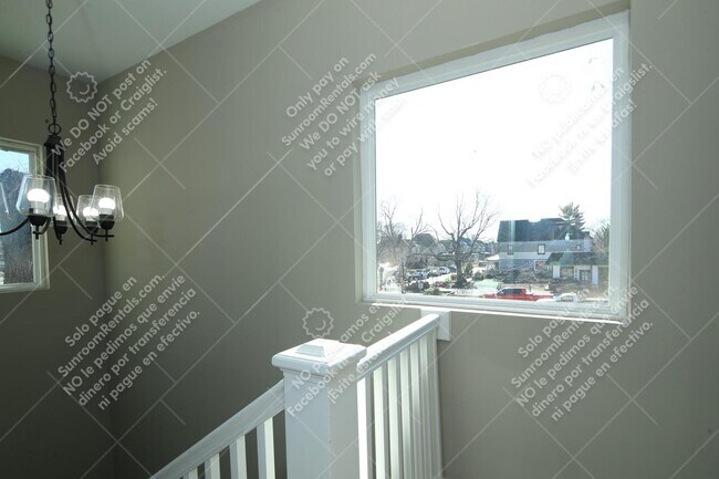 Building Photo - 330 N Randolph St A