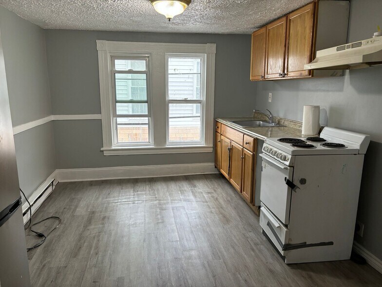 Primary Photo - 56 Calhoun Ave