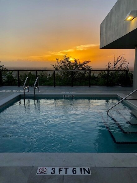 Building Photo - 1600 NE 1st Ave