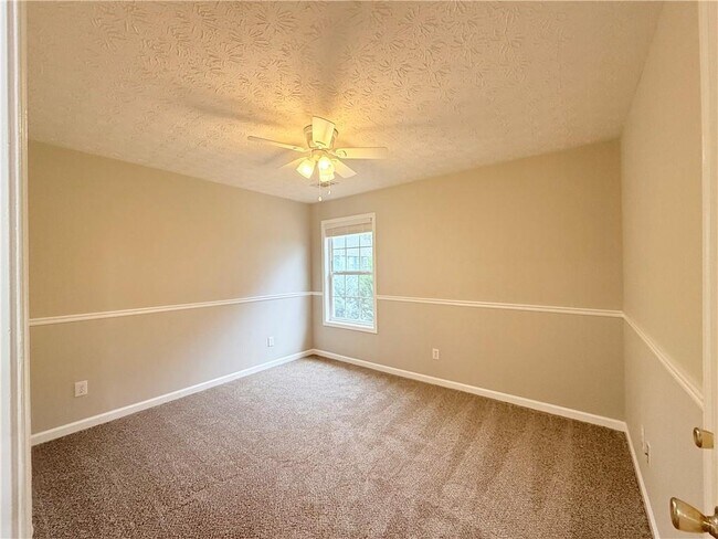 Building Photo - 945 Sweet Mill Ln