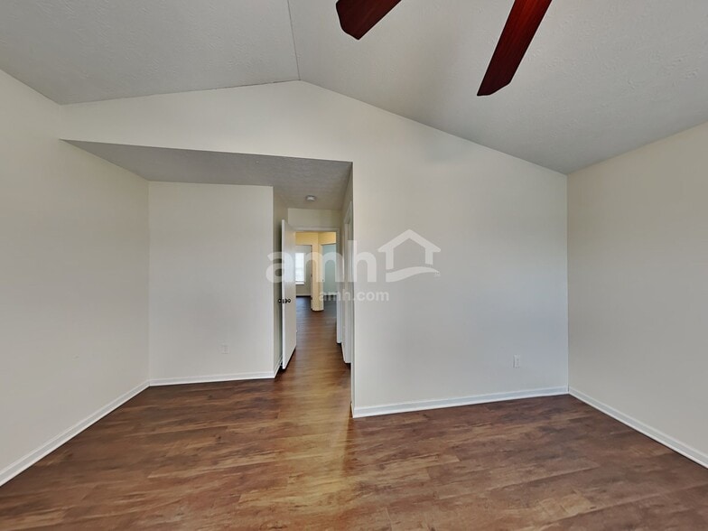 Building Photo - 752 Keltoncrest Dr