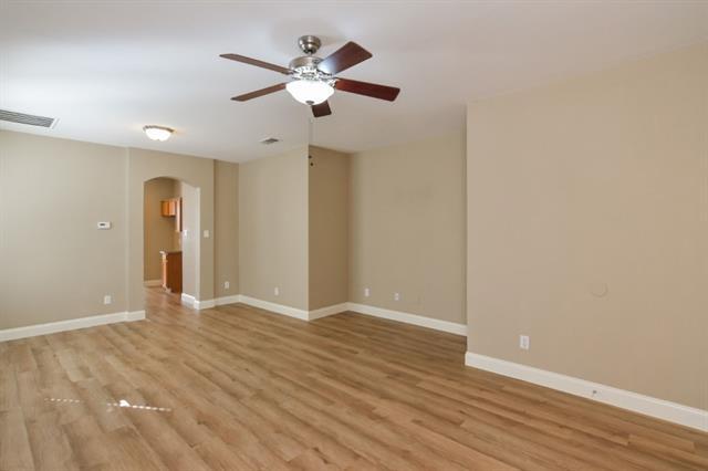 Building Photo - 9810 Walnut Hill Dr