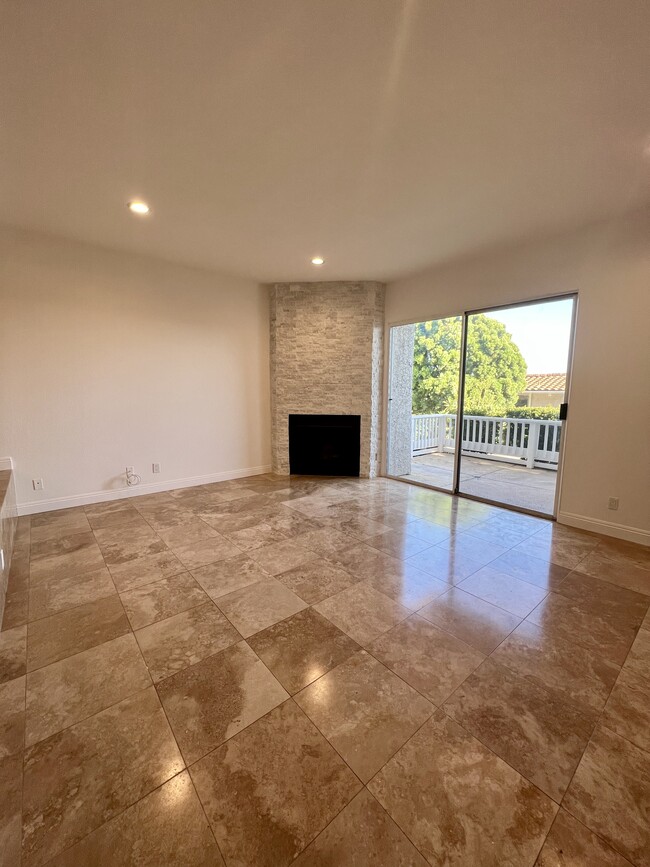 Living Room - 28204 Rey de Copas Ln