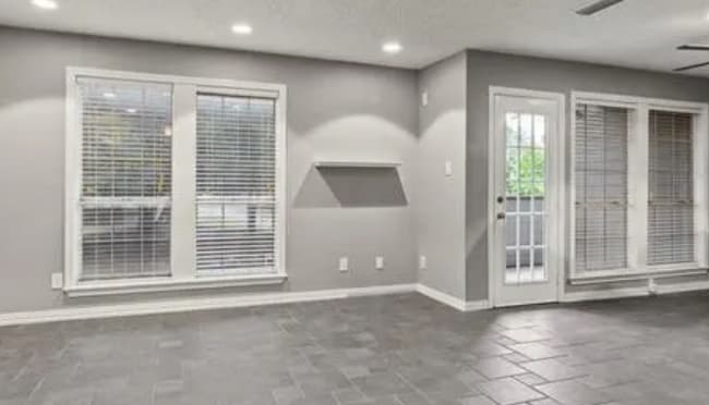 Building Photo - 4067 Beltway-23905