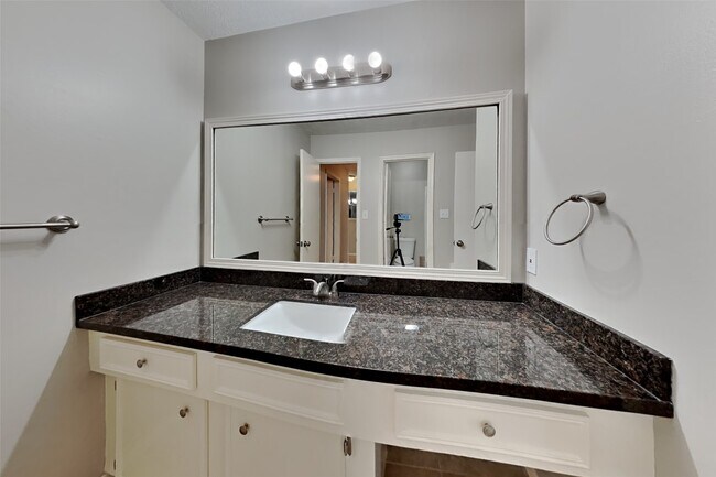 Building Photo - 1107 Valley Ranch Dr