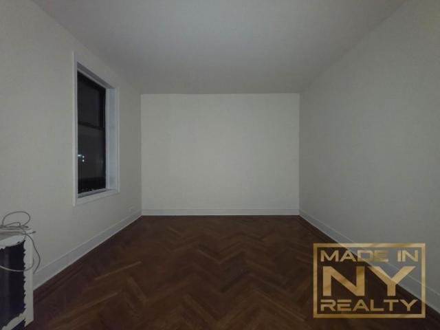 Building Photo - 1 bedroom in ASTORIA NY 11102