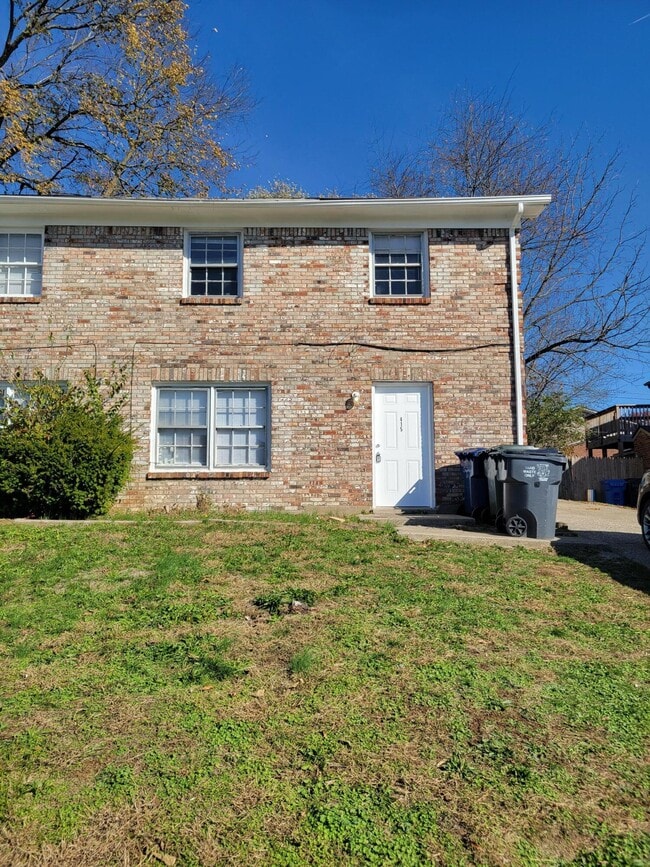 Building Photo - 415 Chapman Ct