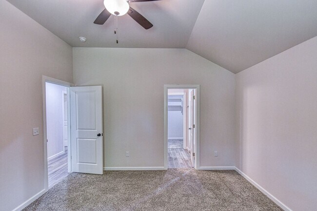 Building Photo - 928 Varenna Ct