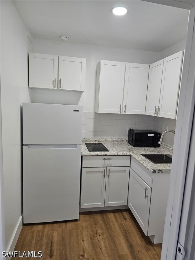 Building Photo - 5521 Granada Rd