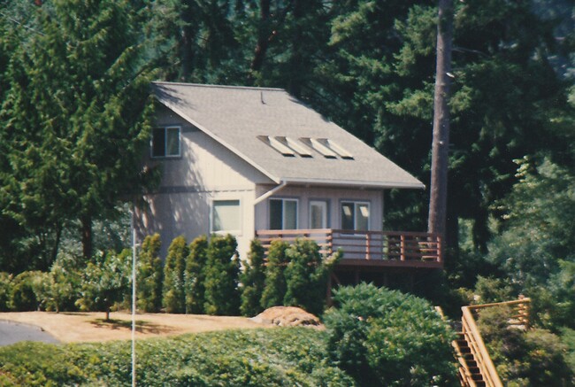 Primary Photo - 5704 Lagoon Ln NW