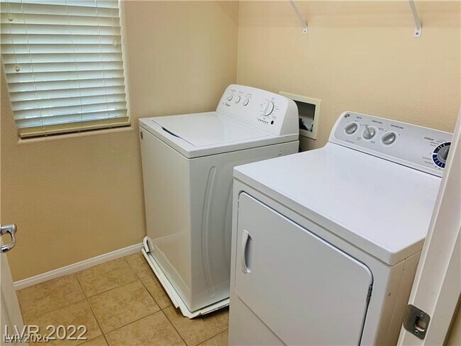 Building Photo - 5506 Spiceberry Dr