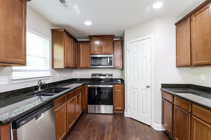 Building Photo - 11703 Sweetbriar Ridge Dr