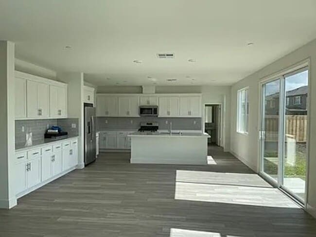 Building Photo - Gorgeous 4-Bedroom Home in Prime Antioch L...