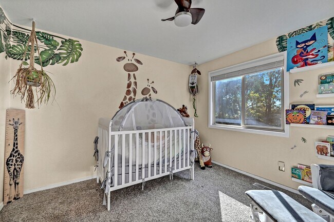 Building Photo - Cozy Hillside Boise Beauty Available 1/1/26!