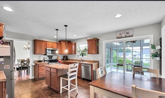 Building Photo - **For Keys in Hand ASAP - Inquire Within for Details**