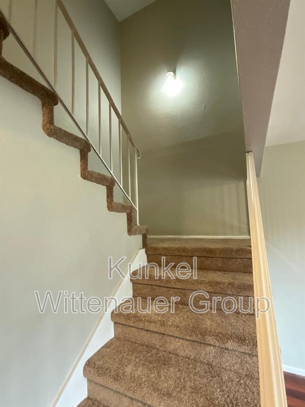 Building Photo - 932 Mace's Grove St