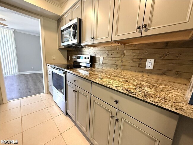 Building Photo - 1608 SE 28th Terrace